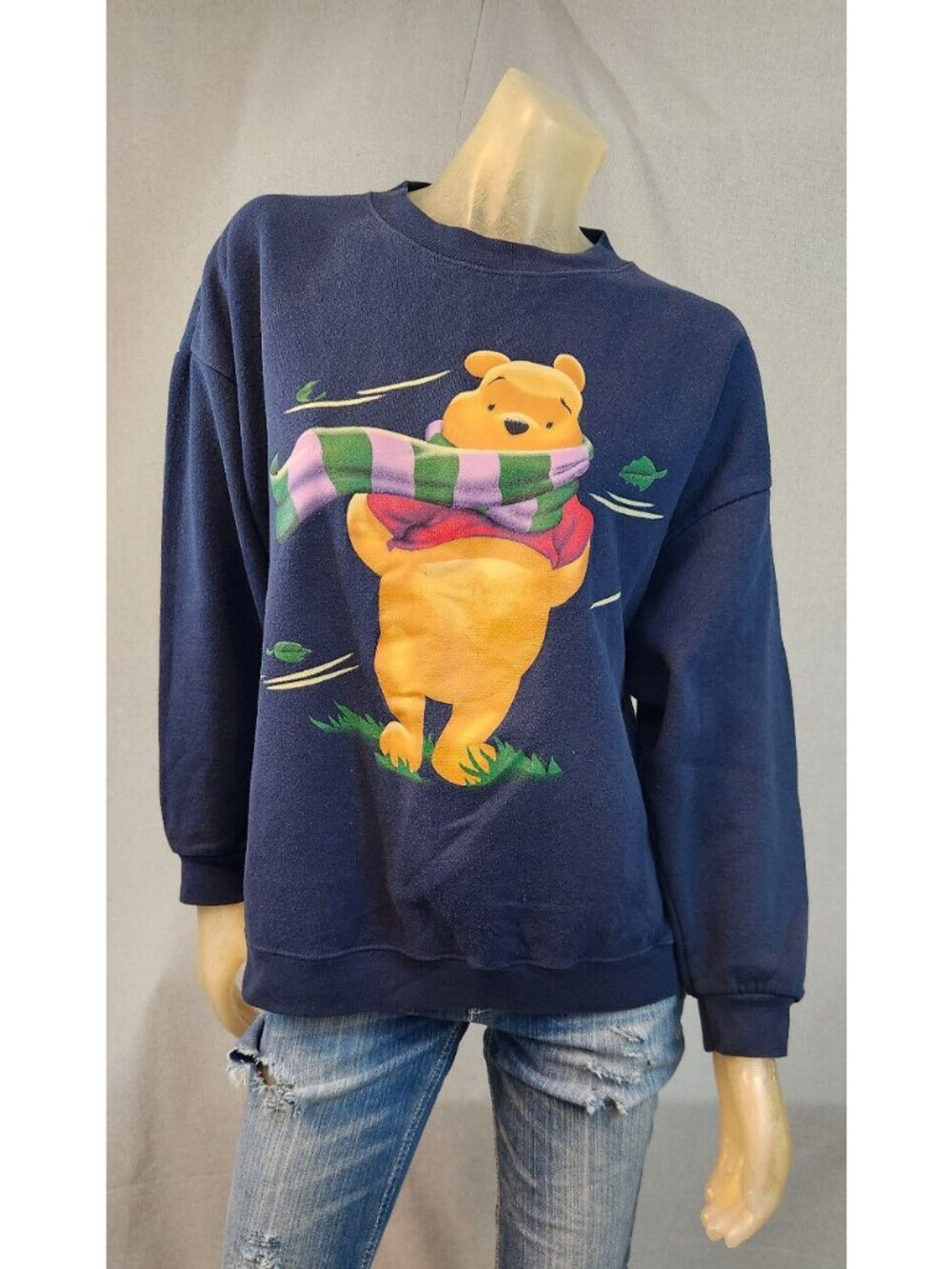 Vintage Disney Winnie Pooh Windsday Blue Crew Neck LS Sweatshirt Top LARGE USED